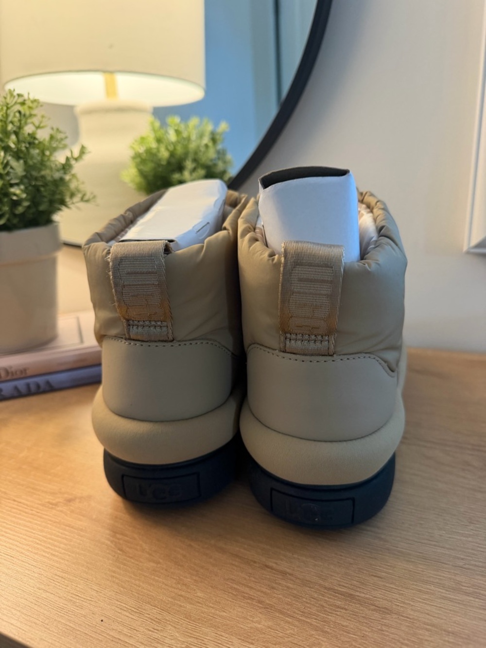Uggs classic maxi mini  Boots in Beige - Picture 3 of 4